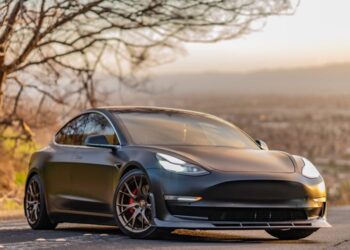 Martian Wheels in Tesla Model 3