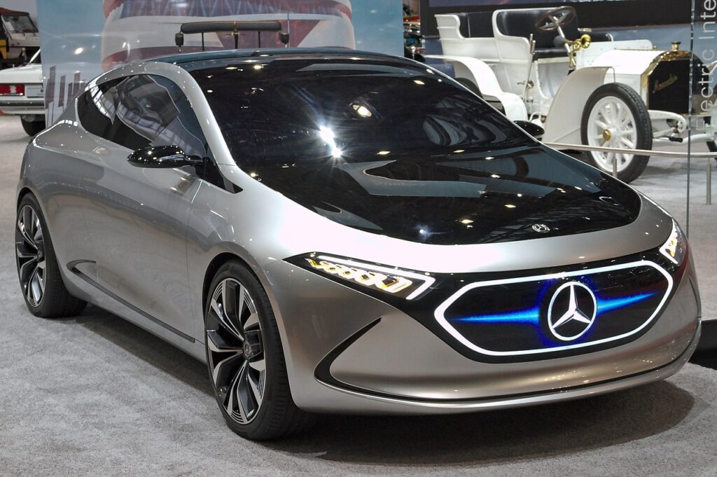 Mercedes-Benz EQA